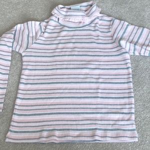 💸⬇️ Color Circuit striped turtleneck top. EUC